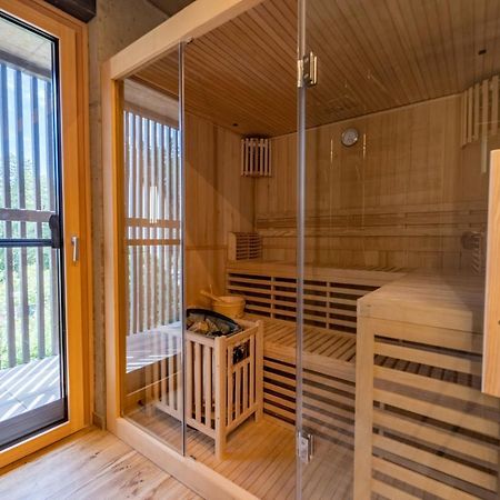 Merlrose Apartments 상트칸지안 외부 사진