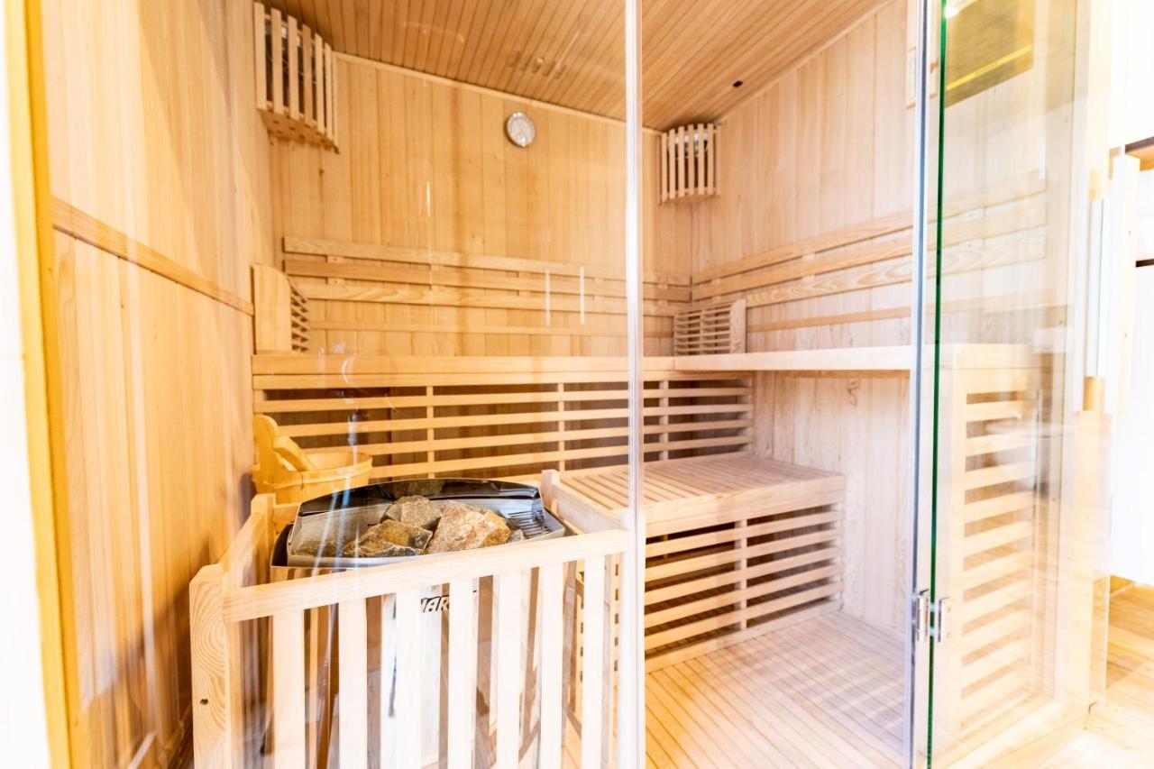 Merlrose Apartments 상트칸지안 외부 사진