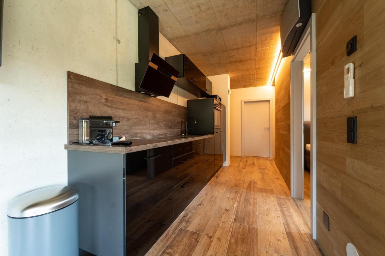 Merlrose Apartments 상트칸지안 외부 사진